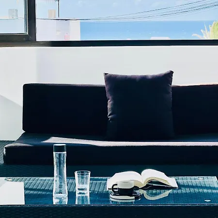 Canaryislandshost L Marea * Puerto del Carmen (Lanzarote)