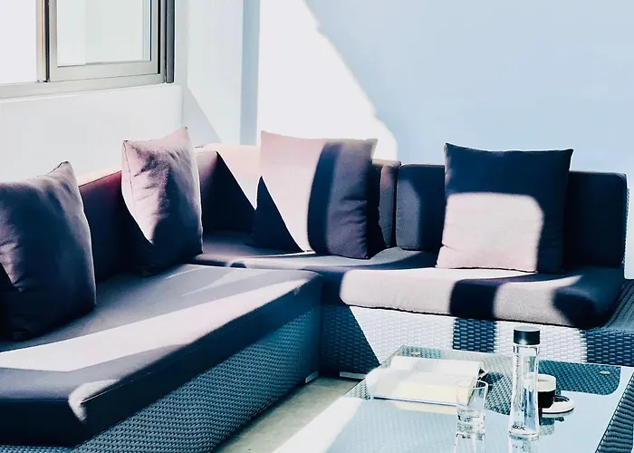 Canaryislandshost L Marea Puerto del Carmen (Lanzarote)